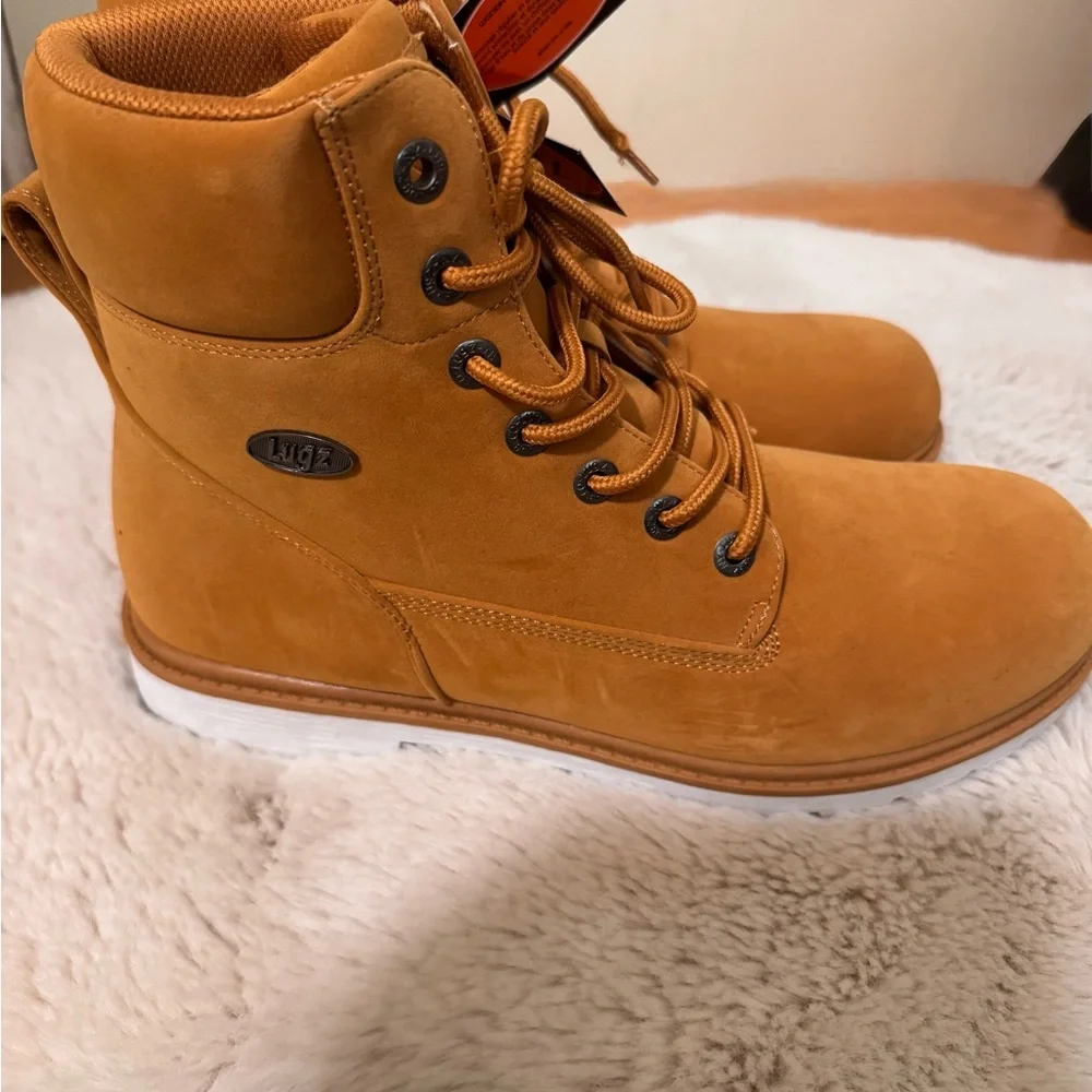 Lugz Classic Brown Lace-Up Boots. 11.5